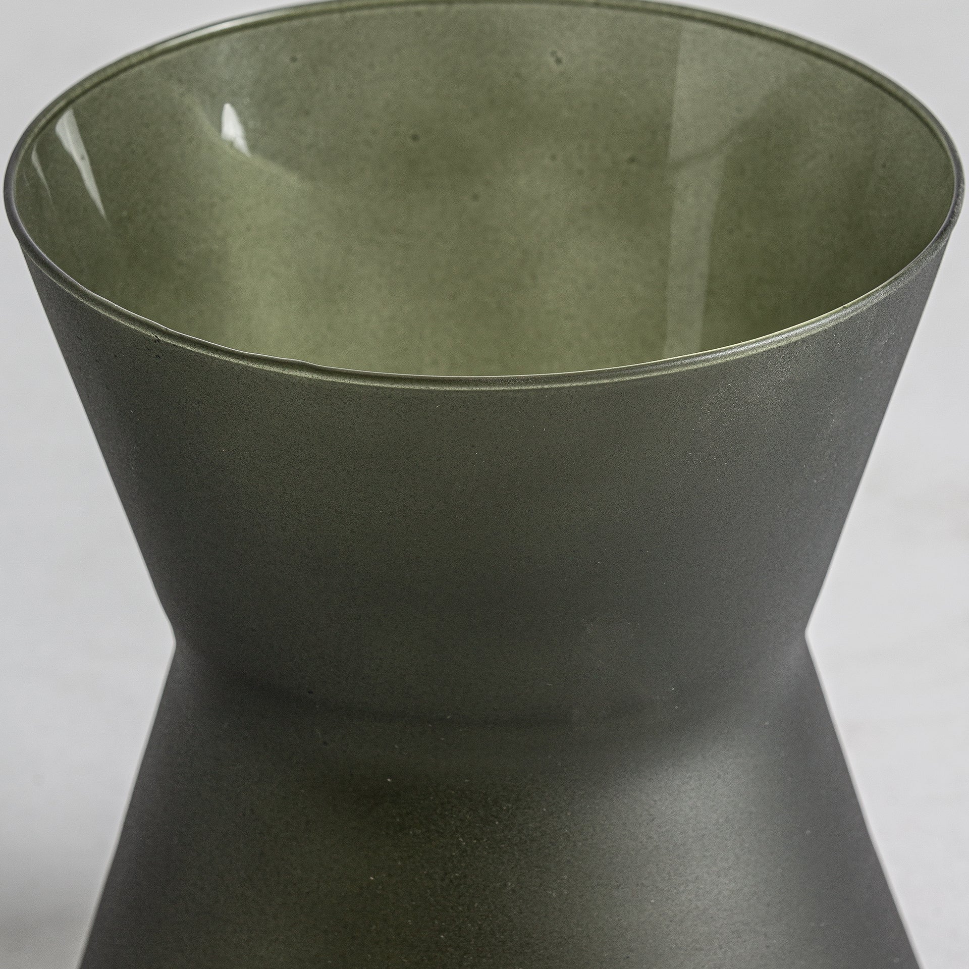 NEHOIU VASE
